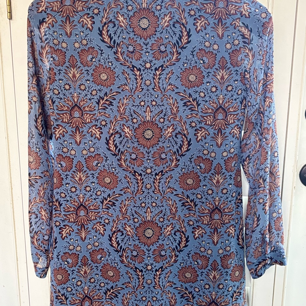 CAbi Blue and Brown Floral Tunic XS along sleeve lined chest‎ 34 in length 34 in - Picture 4 of 4